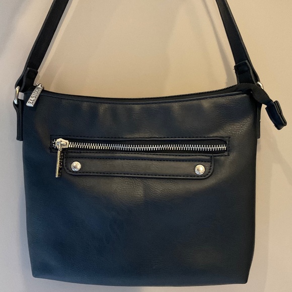 Roots 73 - Vegan Leather Crossbody Black Colour Shoulder Bag NWOT - Picture 7 of 16